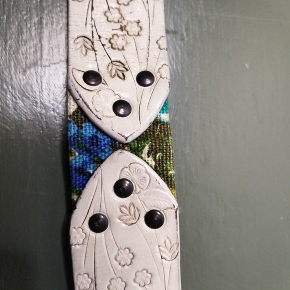 Unique Vintage 1970s Handmade White Leather Belt, 40" - Picture 1 of 10